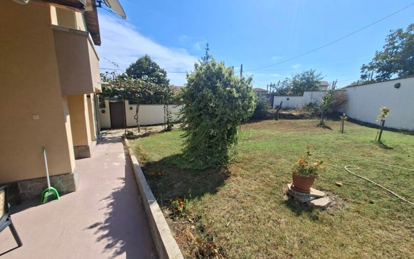 Villa with pool located in Medevo minutes from the sea.
